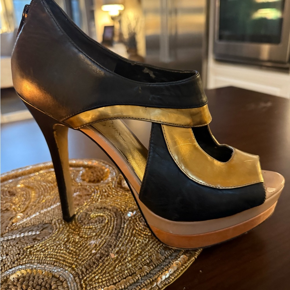 Jessica Simpson Black and Gold Leather Stilettos - Size 8.5B
